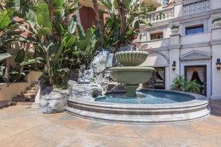$2,109 / 1br - 647ft2 - Two Fitness Centers, EV Chargers, Karaoke Lounge (505 N. Figueroa St., Los Angeles, CA)63998004995586124