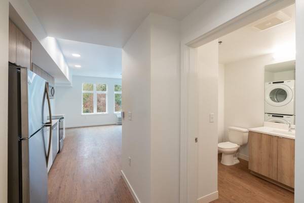 $1,435 / 428ft2 - You Can Get 4-8 Weeks Free at Henley Place! Tour Today! (Milwaukie)64038882485251122