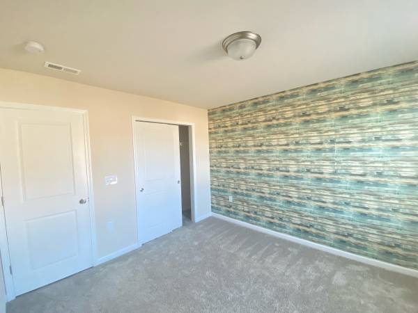 $735 / 3 habitaciones - 120 pies² - Habitación luminosa y espaciosa en una nueva casa adosada cerca de Costco - Suroeste de Raleigh (Raleigh)63383634395777121
