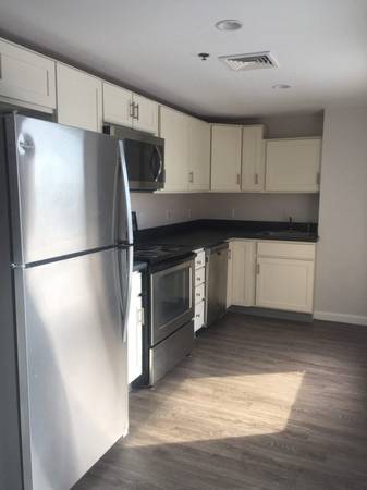$2,125 / 1br - 760ft2 - Gas Heat included in select apartments, Open Floor Plan, Balcony (180 Woodbury St, Manchester, NH)63656228078849120