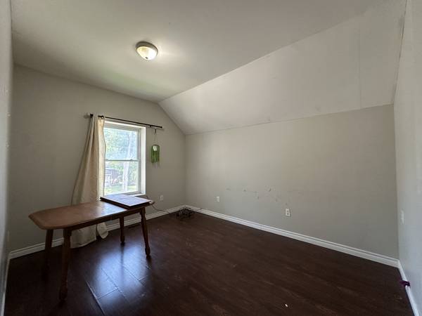 75 Lindsay St North 4