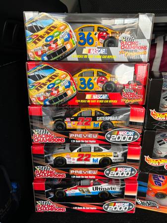 1:24 scale diecast car Hot Wheels - Racing Champions only 3 left 1