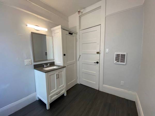 $800 / 1br - Bronx Spacious 1BR – Near Fordham (Bronx)63978411757827124