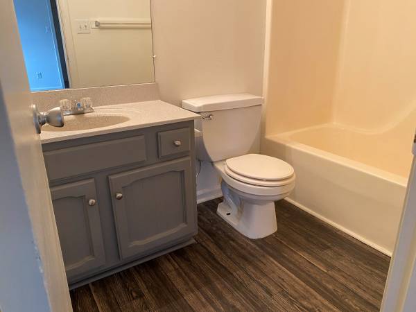 $1,456 / 3br - 1145ft2 - First Month Free -Move in READY! University Village (Jackson)63812807880321123