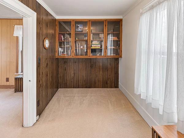 $2,450 / 4br - 1700ft2 - CENTRAL NEIGHBORHOOD FAMILY HOME RENTAL - $2,450/MONTH plus utilities (Traverse City)64037896303874124