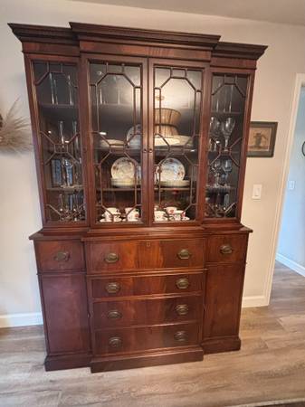 Beautiful Antique Dining Hutch 1