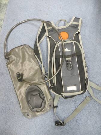 High Sierra/Cabela's Water Hydration Reservoir Bladder Camelback Pack 1