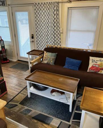 $499 / 4br - Cozy 4-BR Heat, Cable, WiFi Included! Across from Beach! (Hampton) (Hampton)63931658693378123