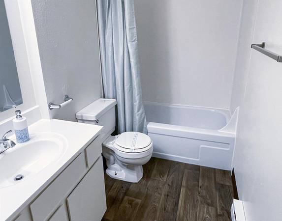$1,215 / 1br - OVER 1 FREE MONTH! - Family Friendly + Up-and-Coming Area + Pets OK (Wilkes-East)63914856152707123