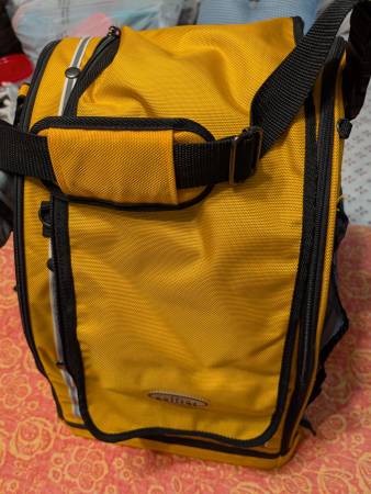 Bird backpack carrier "CELLTEI" - $75 (Anniston)63440275811459124
