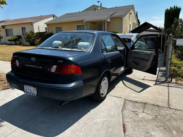 Toyota Corolla con bajo kilometraje - $2,300 (Monterey Park)63623927063427122