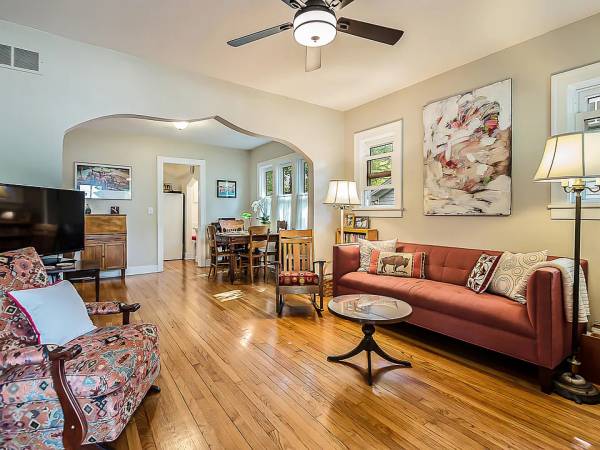 $1.404 / 3 habitaciones - 996 pies² - Qué oportunidad de alquilar esta encantadora y histórica casa Craftsman justo al final de la calle (Ann Arbor)63179829801089123