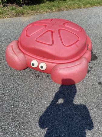 Step 2 Crabbie Sandbox - $60 (Exton)63471188379651120