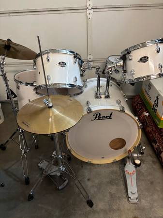 Pearl Export Complete 5pc Drum Kit - Practically New!! 1