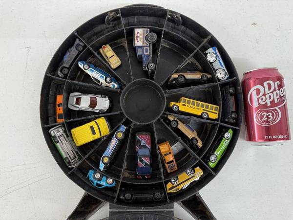 ATTENTION---HOT  WHEEL COLLECTORS...... 1