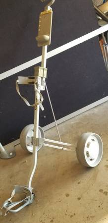 Rolling golf caddy/golf bag carrier: Lightweight and collapsible 1