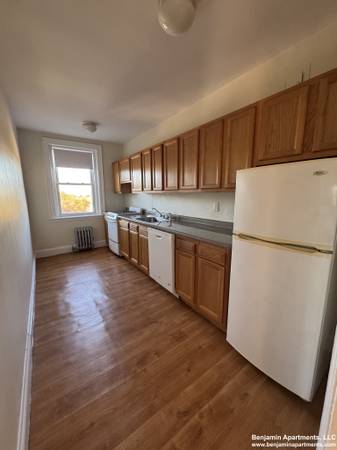 $2,275 / 1br - **NO FEE ** Brighten 1 bed w/ Heat HW included. Cat OK (Brighton)64167150536835121
