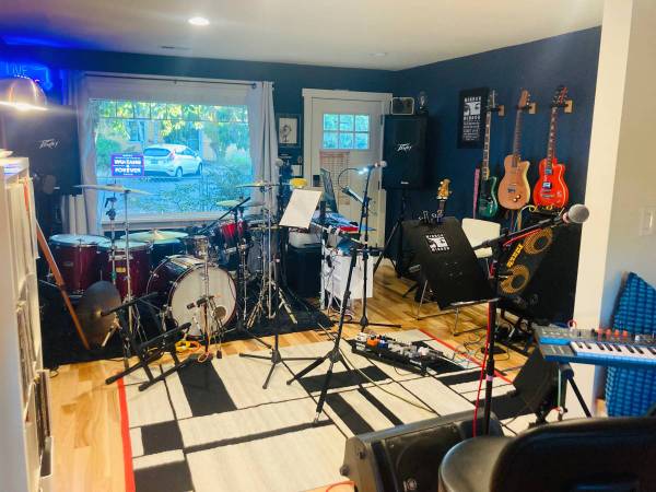 Seeking drummer for AVANT-GARDE, NOUVEAU WAVE DANCY BAND! (Portland)63616273562369122