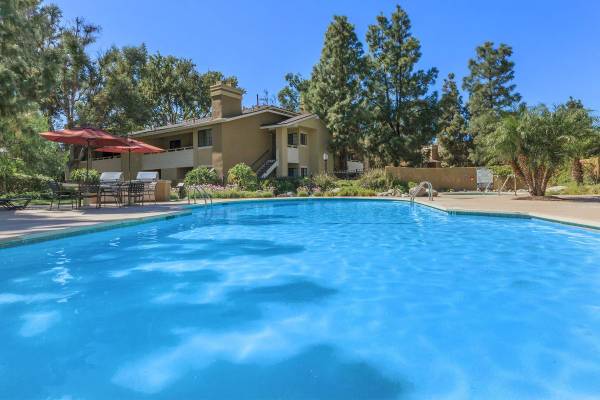 $3,815 / 3br - 1545ft2 - Large Walk-In Closets, Close to Shopping, Dining and Entertainment63952932081794124