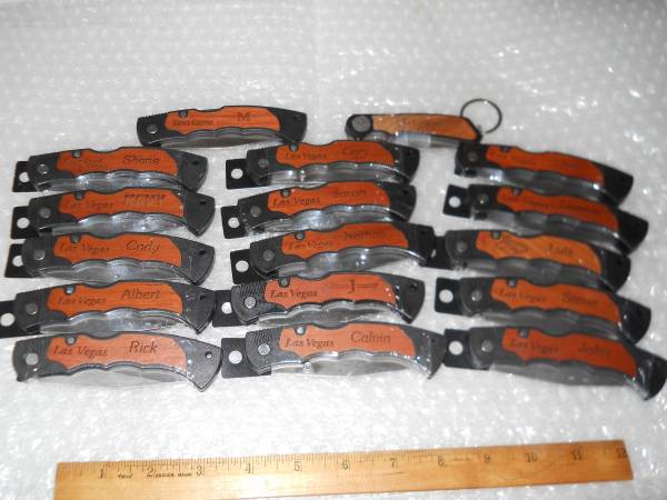 Various lockback Knives w/Names 1
