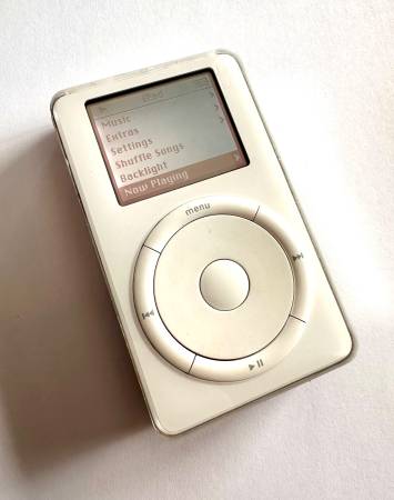 Apple 初代iPod 5GB 2001 Apple Ipod 5 GB 1st Generation - White (M8513LL/A