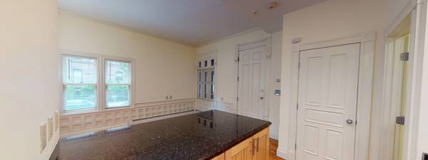 $3,600 Back Bay 1BR – Modern Kitchen, Pet-Friendly, HW Floors (Boston)63996833985666122