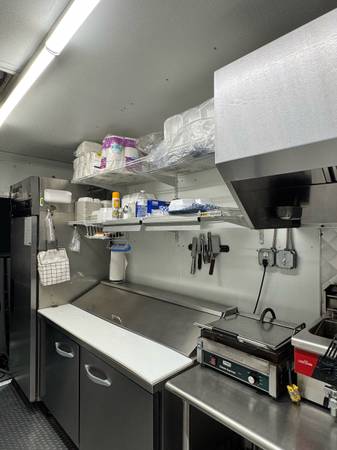 Turnkey Mediterranean Food Cart - $65,000 (Hillsboro)63471475116803122