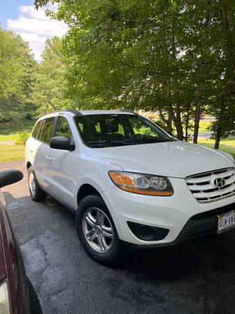 2011 Hyundai Santa Fe AWD - $4,800 (oakton)63616345896835129