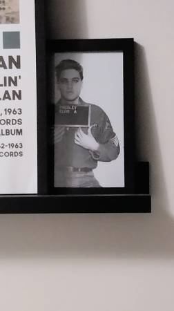 Elvis Presley collectible photo 1