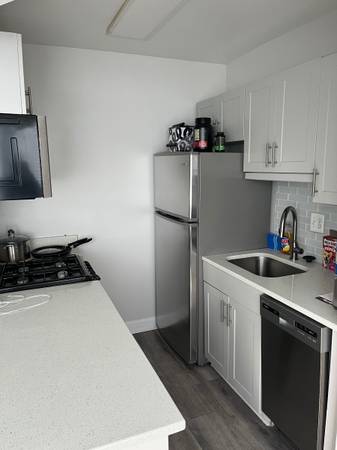 $500 / 480ft2 - Sublet Available Wednesday October 15th until Wednesday October 22nd (Arlington)64040192616450121