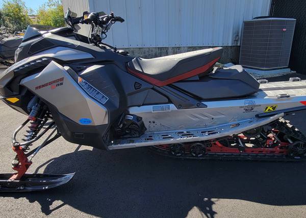 2023 SKI DOO RENEGADE XRS 850 137" 1
