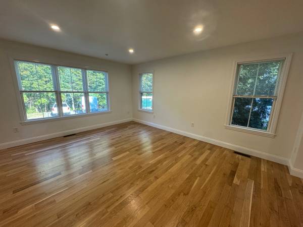 $2,750 / 3br - 1350ft2 - Concord Townhouse 3BR, 2-1/2 bath (Concord)63932058557314122