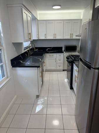 $3000.00 / 1br - 700ft2 - Prime Beverly Grove Location63952930959874124
