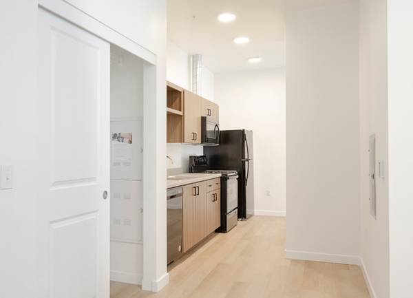 $1,737 / 1br - 535ft2 - Internet Cafe, Parking Garage, Media Room (4015 133rd St SE, Mill Creek, WA)63934162525058123