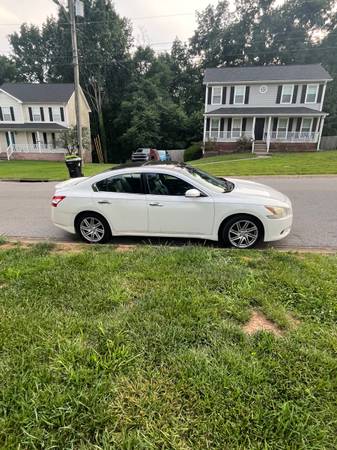2009 Nissan Maxima - $4,00063624957188865122