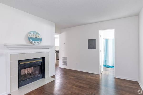 $1,229 / 711ft2 - Beautiful Studio  with gorgeous grounds and landscaping (Stone Mountain)63964126796418123