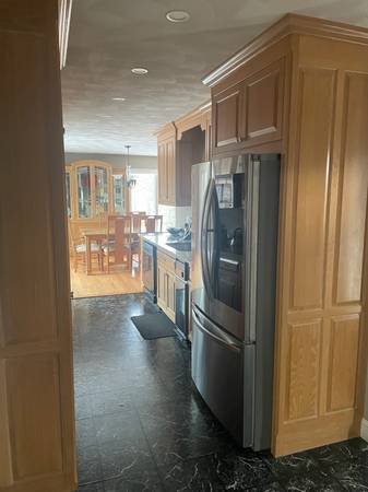 $1,700 / 3br - 2400ft2 - 2 rooms and private bath for 1 person utilities included (Hampstead. NH)63986917650050122