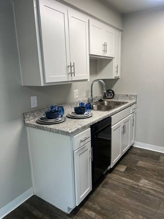 $1,096 / 2br - 847ft2 - Live Life Fully here @Hampton Park 2x1 $1096 (Tucson AZ)63674775425539120