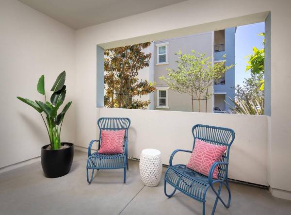 $3,833 / 3br - 1405ft2 - Gestión en el lugar, calefacción central y aire acondicionado, vista a la piscina (espacio descubierto o acceso a garaje comunitario)63663854362499122