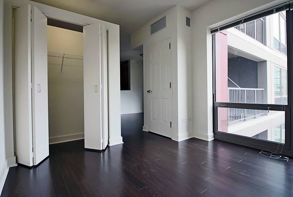 $2,250 / 1br - South Loop Convertible 1-bedroom, In-unit WD, Balcony, Rooftop Deck (South Loop)63898859376259124
