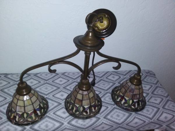 Vintage Tiffany style ceiling mount light fixture. 1