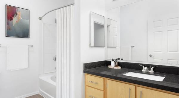 $2,370 / 2br - 1063ft2 - Carport Parking Available, Elegant Plush Interiors, 2bd 2ba (1975 Maxwell Ave , Woodland, CA)63900441053186123