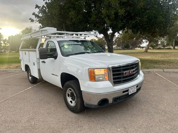 2008 GMC Sierra Work Truck - Photo 2
