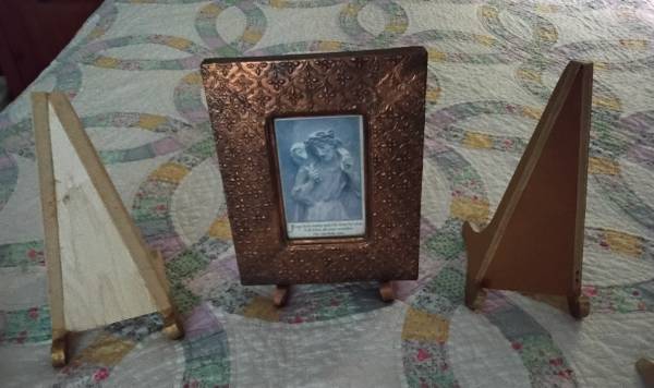 Picture Holders for Table Display 1