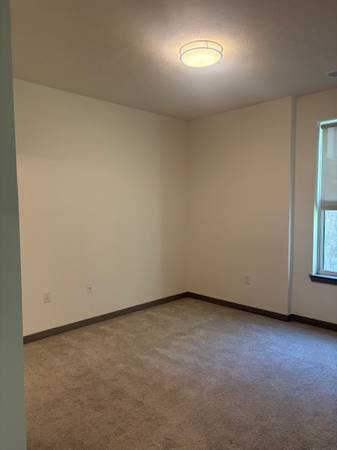 $1,983 / 2br - 1201ft2 - Spoiler: You're Going To Love It Here!64021005960835124