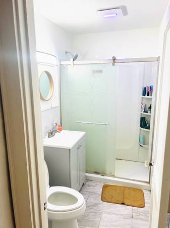 $1,200 / 4br - A large single room for rent, with bright and newly renovated toilets, and a 15 (Brighton MA 02135)63996545938050122