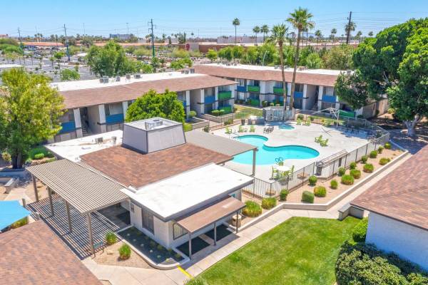 $1,390 / 2br - 960ft2 - App W/D, App Refrigerator, App Dishwasher, On-site Maintenance64024994923265120