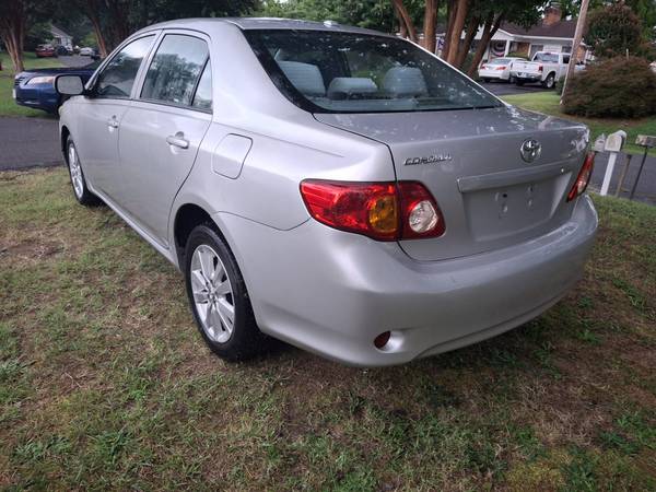 Corolla Toyota - $6,200 (Frederickburg,va)63616247679619121