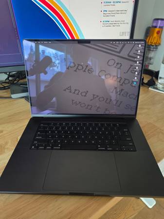 MacBook Pro 16" M4 Max 40 GPU 128 GB / 1 Tb 1