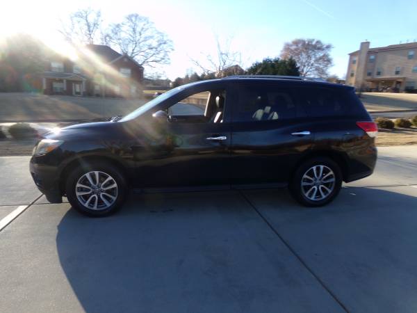 2017 nissan pathfinder s v6 2wd 2 owners (229K)hwy mi loaded sharp%% - $5,995 (riverdale)63621024284035121